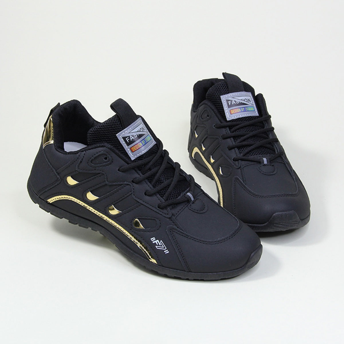 Flacher Sport-Sneaker