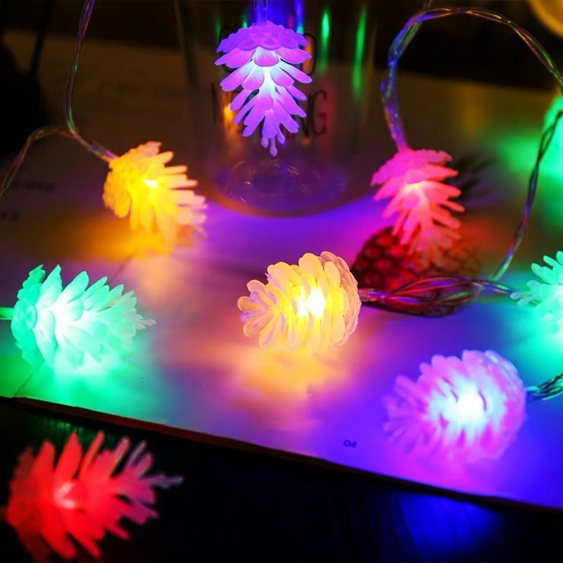 LED-Lichterkette aus Kiefernholz