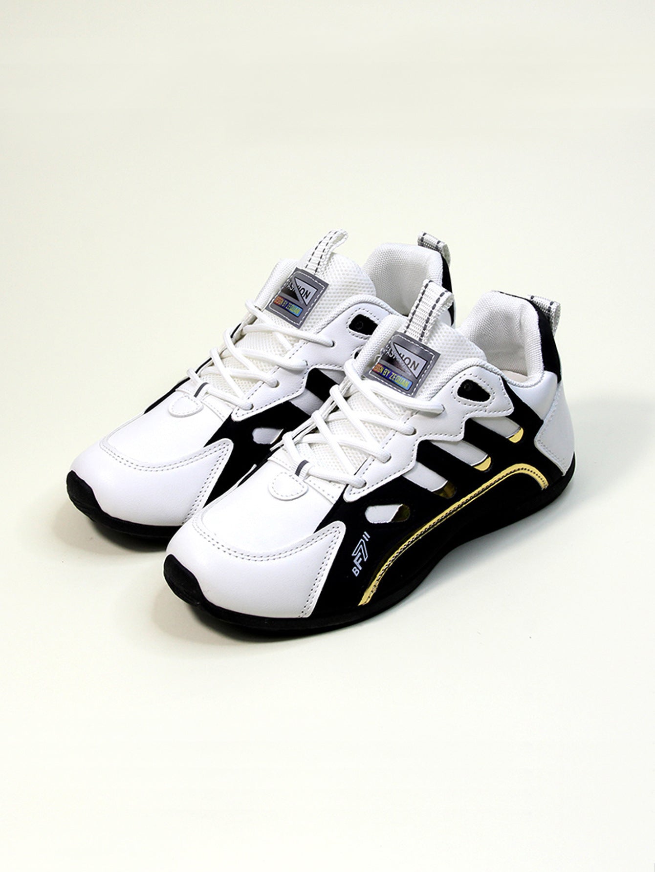 Flacher Sport-Sneaker