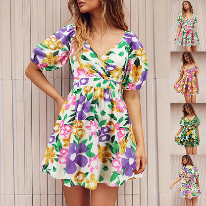 Kleid mit V-Ausschnitt und Blumen-Print